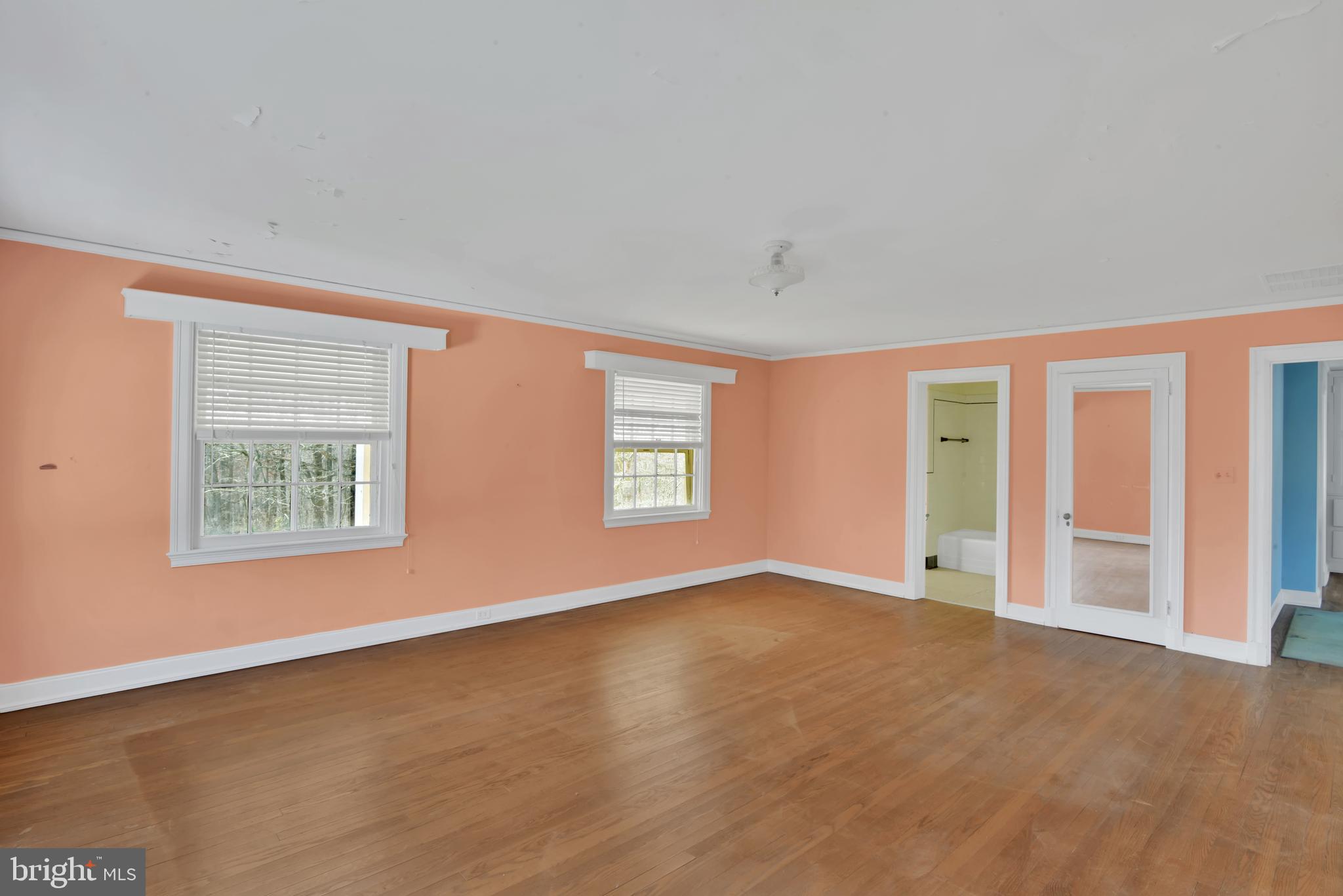 10800 Harley Road Lorton, VA 22079 - Photo 39 of 108 Primary View into Bath