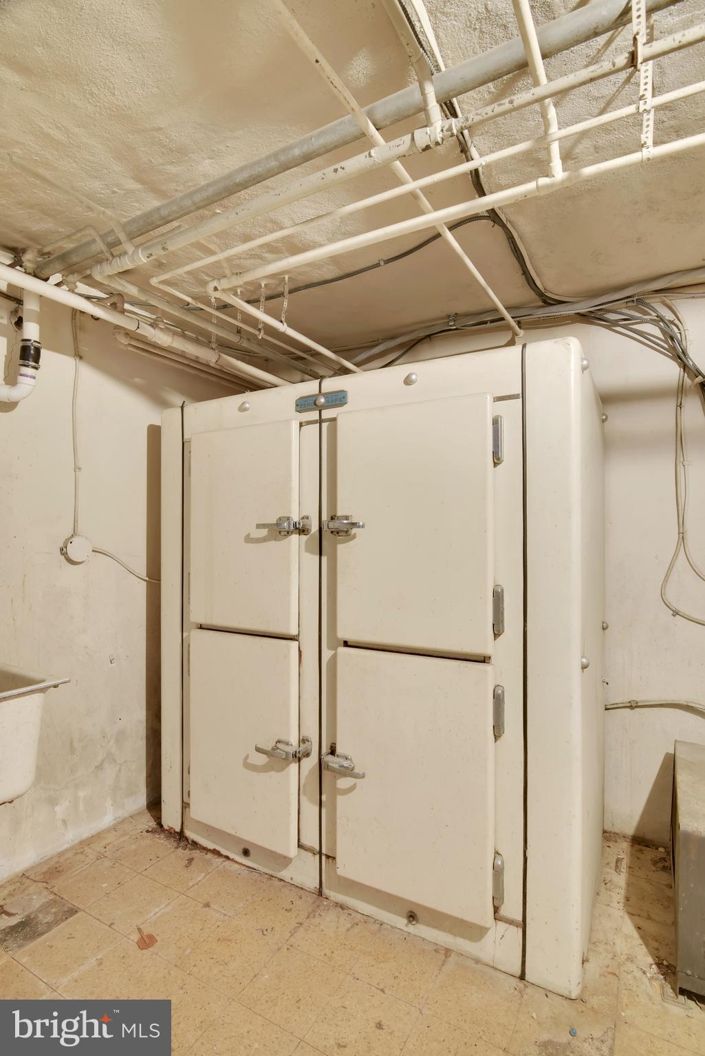 10800 Harley Road Lorton, VA 22079 - Photo 58 of 108 Laundry Area with Vintage Ice Box