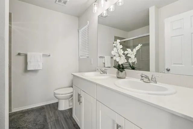 $1,900 | 475 Grenada Lk Drive, Princeton, TX 75407