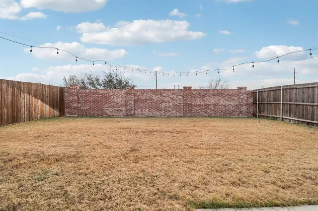 $1,900 | 475 Grenada Lk Drive, Princeton, TX 75407