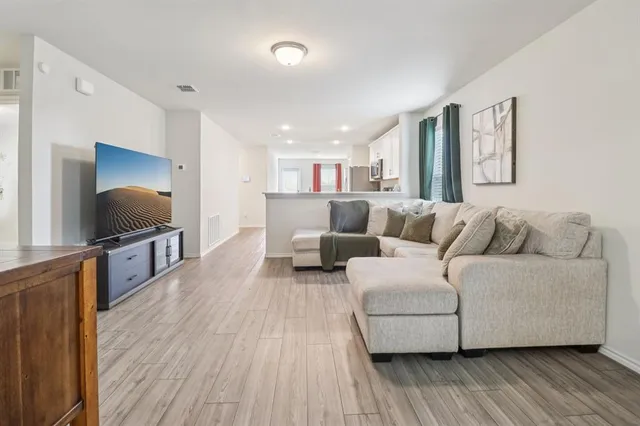 $1,900 | 475 Grenada Lk Drive, Princeton, TX 75407