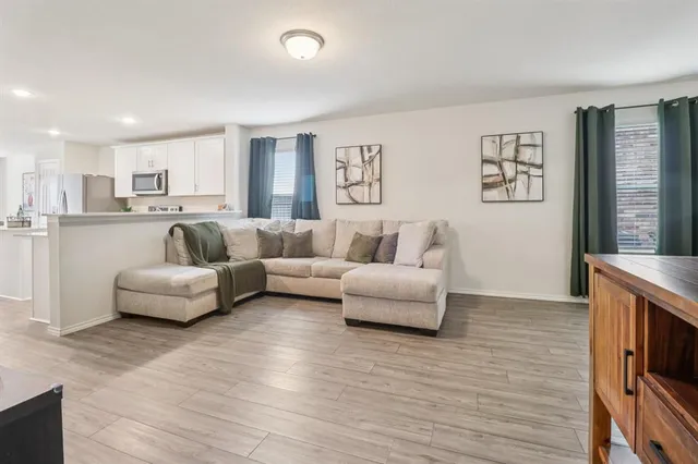 $1,900 | 475 Grenada Lk Drive, Princeton, TX 75407