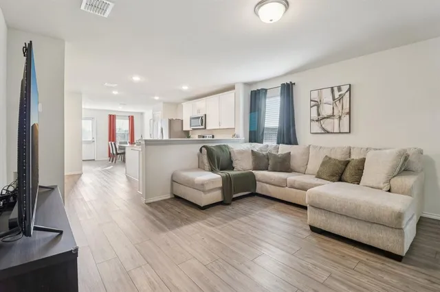 $1,900 | 475 Grenada Lk Drive, Princeton, TX 75407