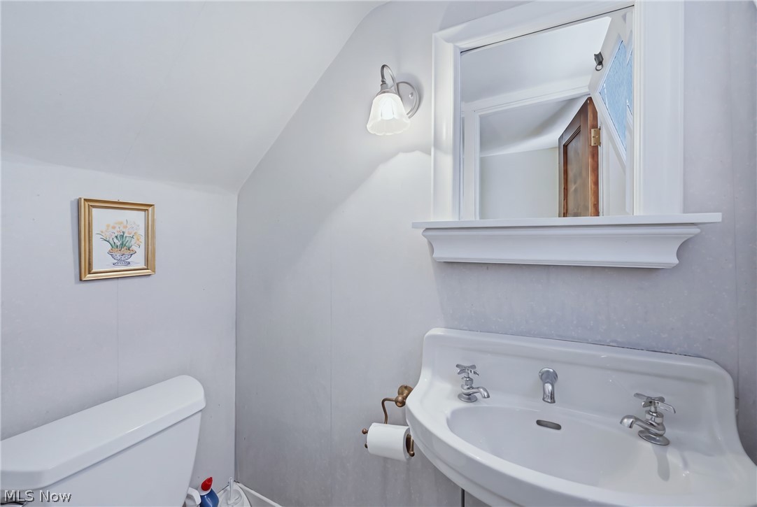 2692 Colchester Road Cleveland Heights, OH 44106 - Photo 27 of 46 Gallery Image 27