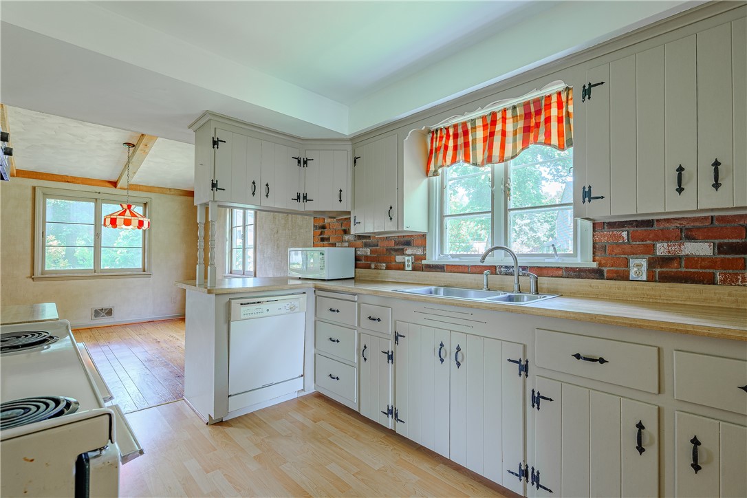 33 Irving Road Rochester, NY 14618 - Photo 19 of 43