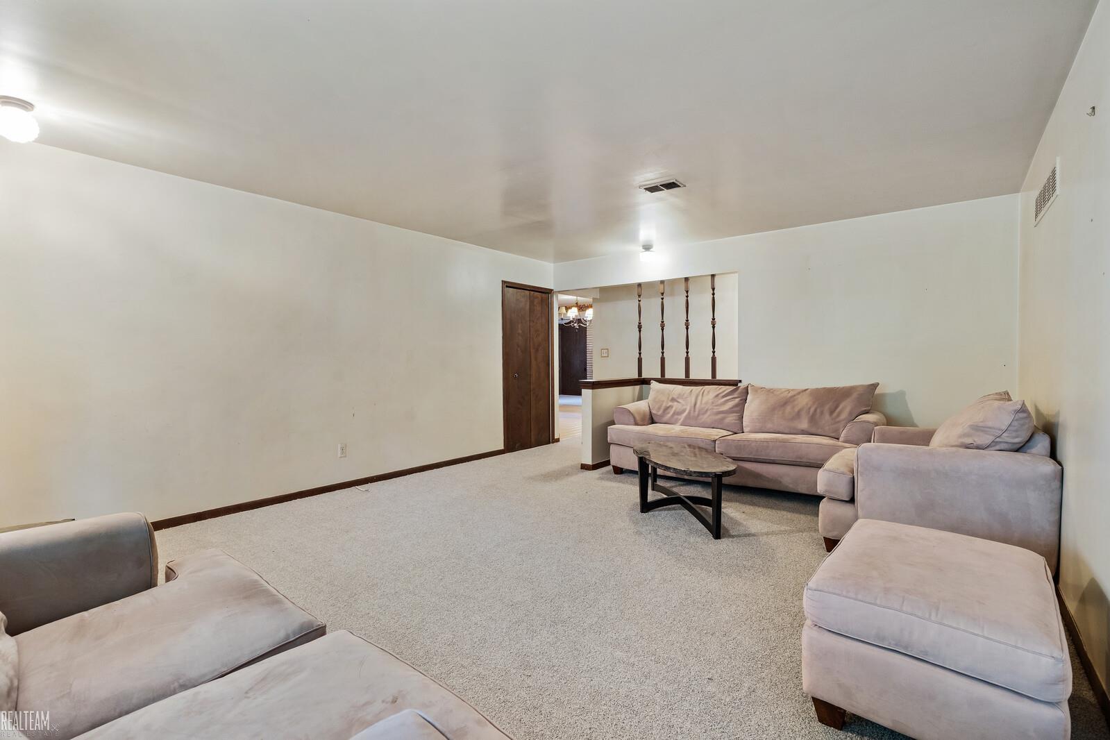 5181 Shoemaker Road Almont, MI 48003 - Photo 5 of 43