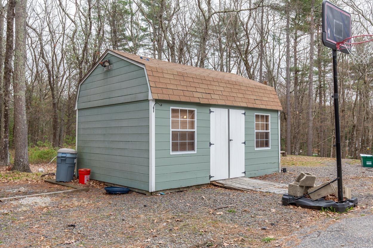 37 Standish Way Amherst, NH 03031 - Photo 6 of 50