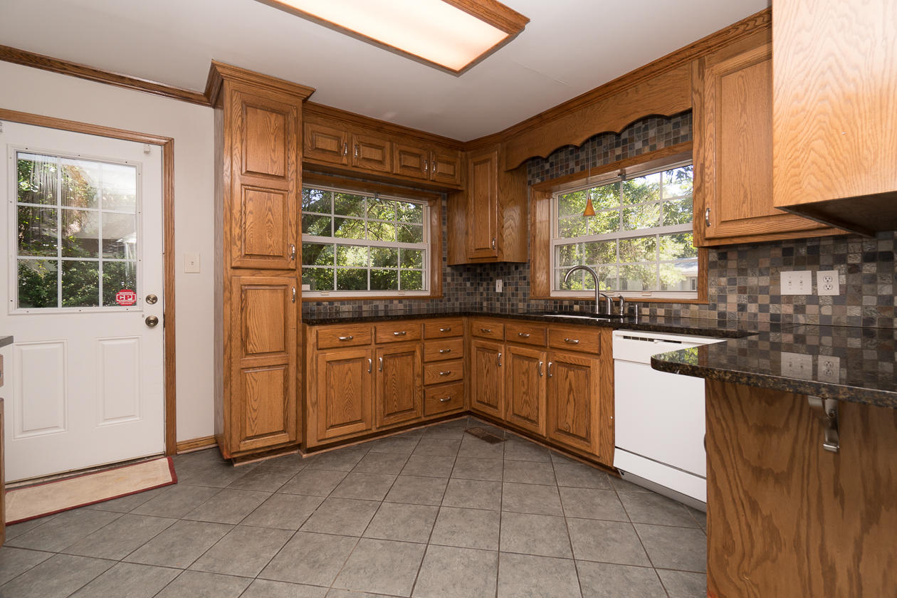1253 Wisteria Road Charleston, SC 29407 - Photo 4 of 18 1253 Wisteria Rd-03575