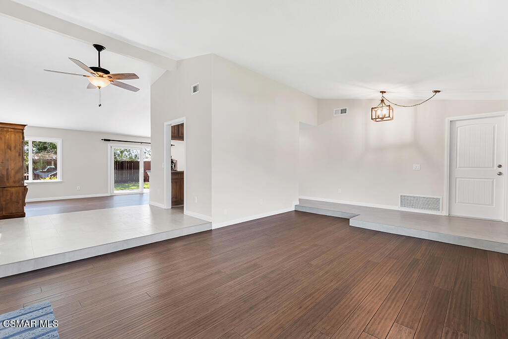 4745 Avedon Road Moorpark, CA 93021 - Photo 7 of 41