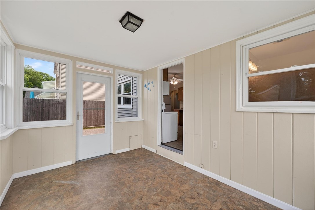 82 Parkside Avenue Pawtucket, RI 02861 - Photo 3 of 28