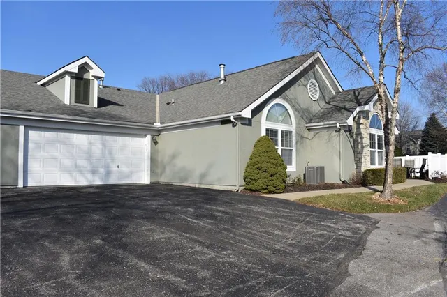 $410,000 | 7135 Meadow View Street, Shawnee, KS 66227