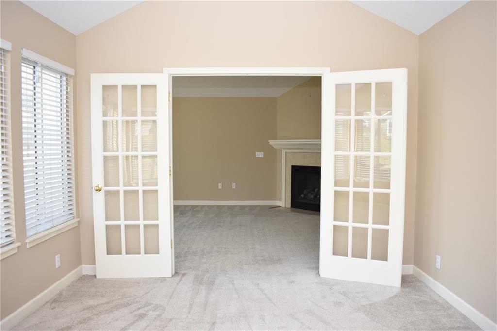 7135 Meadow View Street Shawnee, KS 66227 - Photo 10 of 38