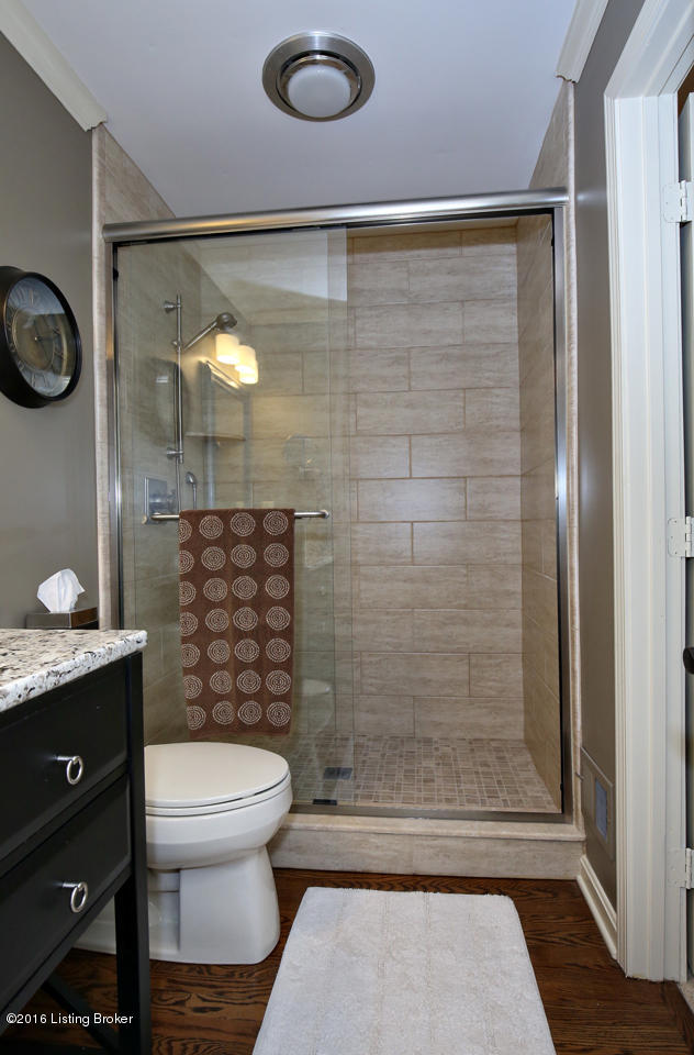 1 Riding Ridge Road Prospect, KY 40059 - Photo 29 of 50 Hall Full Bath