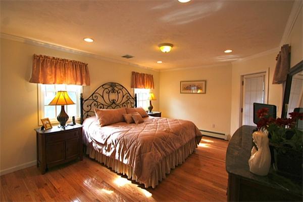 11 Hillside Road Gloucester, MA 01930 - Photo 7 of 17