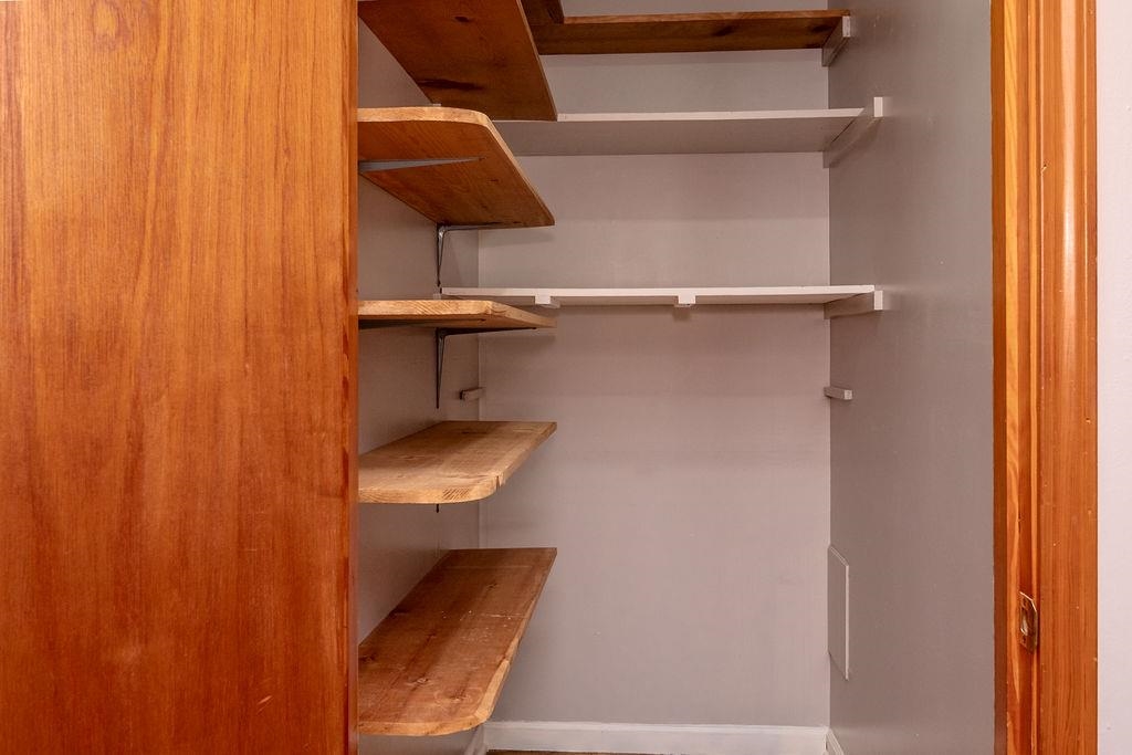 5595 Raleigh Lagrange Road Memphis, TN 38134 - Photo 20 of 29 a close view of shower tap