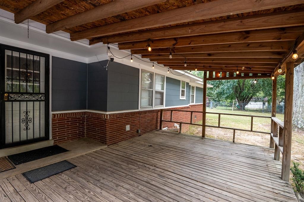 5595 Raleigh Lagrange Road Memphis, TN 38134 - Photo 3 of 29 a view of a roof deck