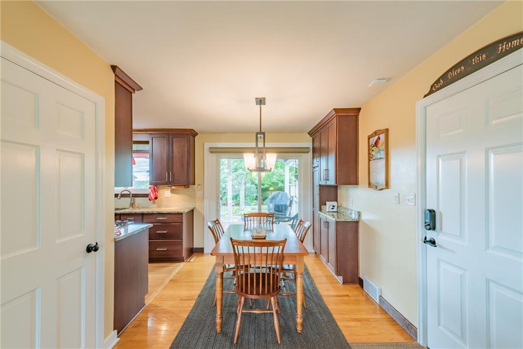 62 Barbara Road Latrobe, PA 15650 - Photo 4 of 21 Dining area off the kitchen