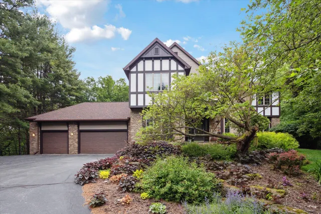 $797,000 | 2370 East Sylvan Lane, Milton, WI 53563