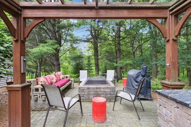 $797,000 | 2370 East Sylvan Lane, Milton, WI 53563