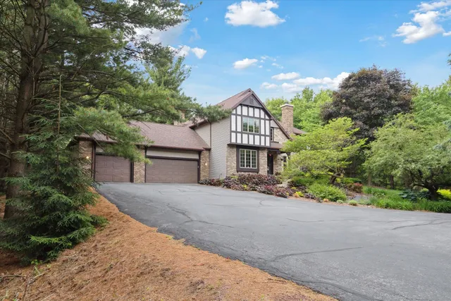 $797,000 | 2370 East Sylvan Lane, Milton, WI 53563