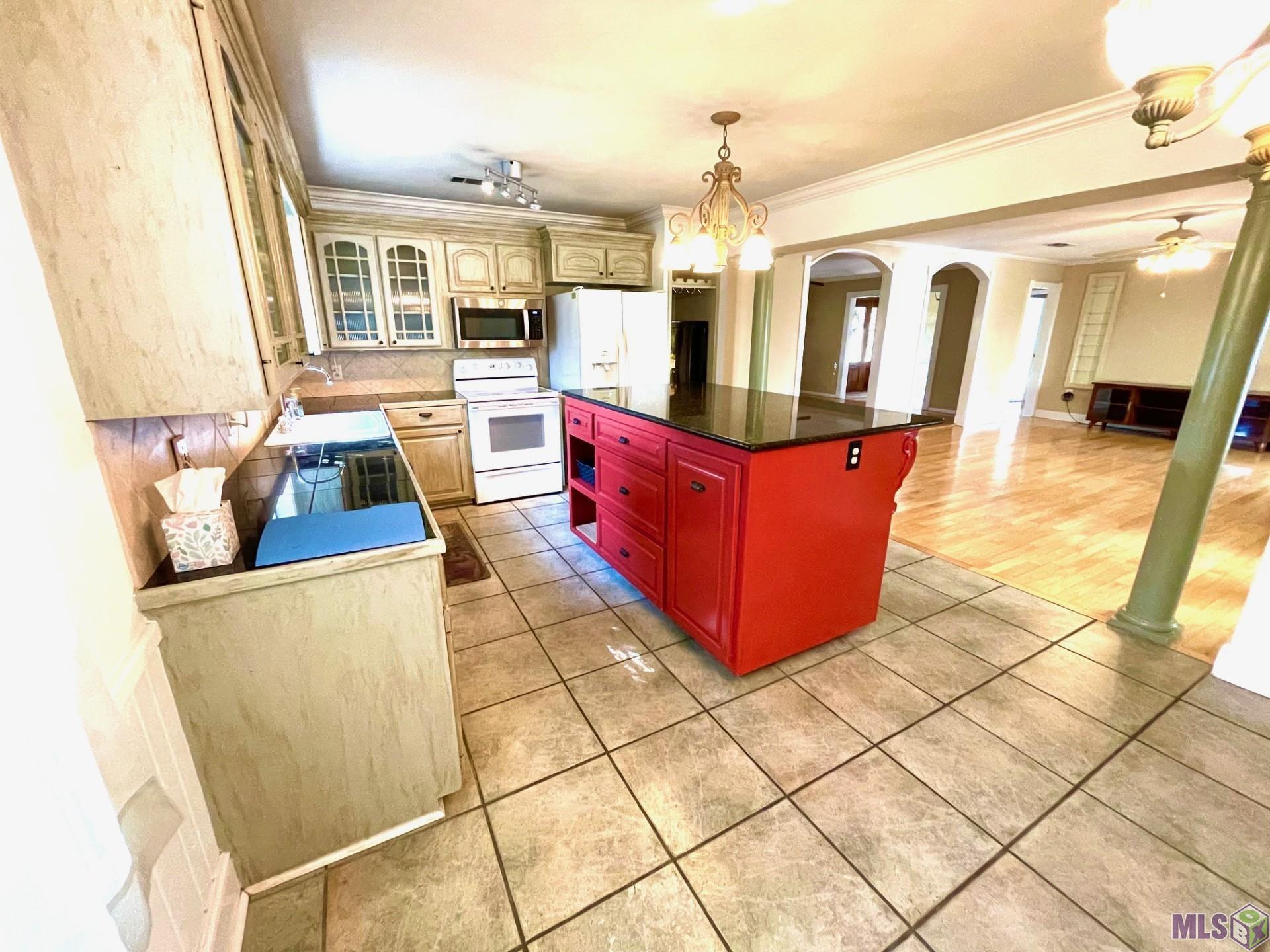 11019 Goodwood Boulevard Baton Rouge, LA 70815 - Photo 4 of 28