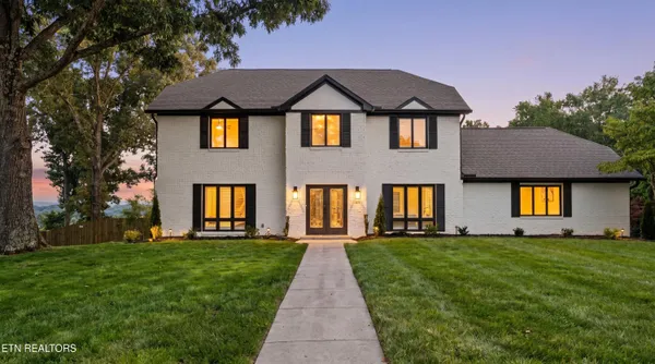 $949,999 | 10719 Farragut Hills Boulevard, Knoxville, TN 37934