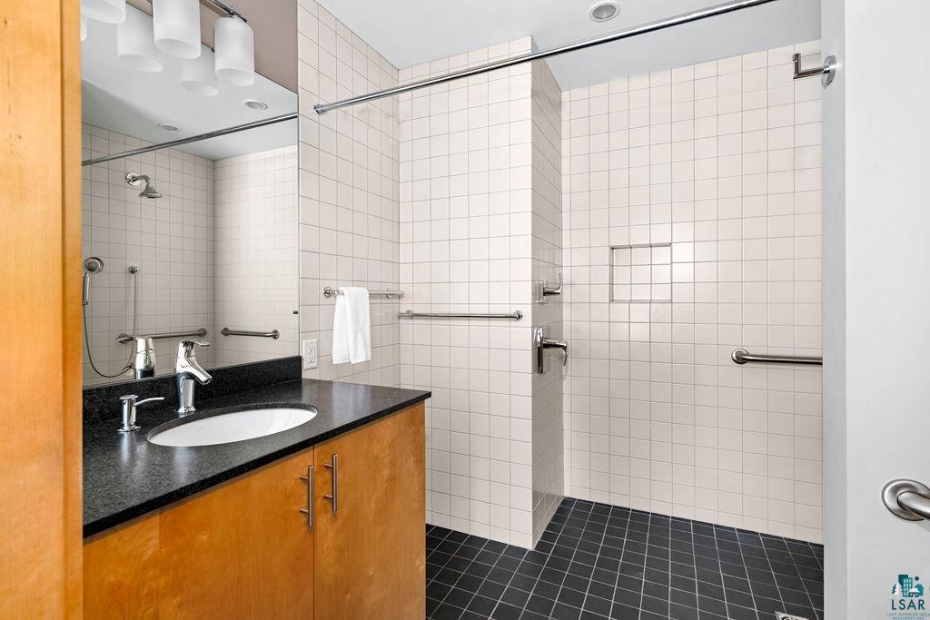 555 Marshall Street Duluth, MN 55803 - Photo 18 of 50