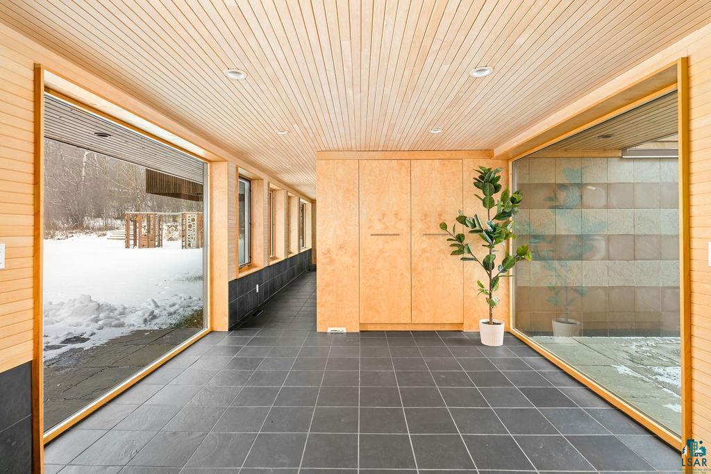 555 Marshall Street Duluth, MN 55803 - Photo 2 of 50