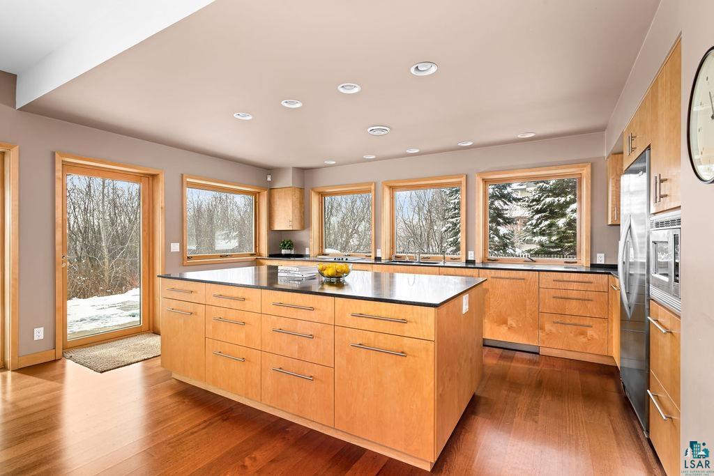 555 Marshall Street Duluth, MN 55803 - Photo 4 of 50