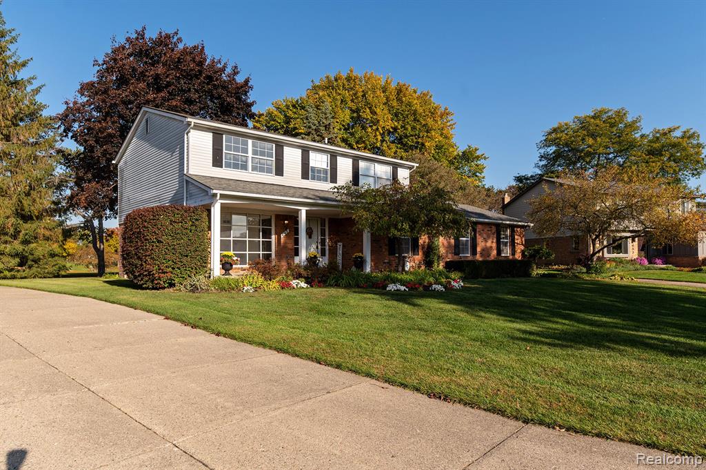 645 Lockmoore Court Rochester Hills, MI 48307 - Photo 2 of 56
