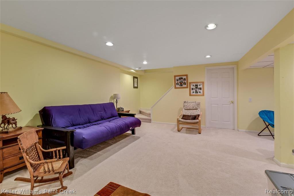 132 Saxon Court Rochester Hills, MI 48307 - Photo 30 of 45