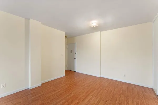 $359,000 | 4901 Henry Hudson Parkway West, Unit 7D | Riverdale