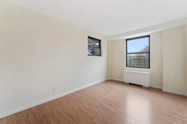 $359,000 | 4901 Henry Hudson Parkway West, Unit 7D | Riverdale