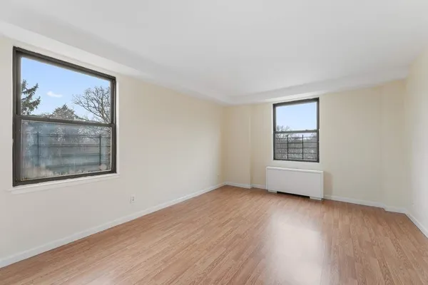 $359,000 | 4901 Henry Hudson Parkway West, Unit 7D | Riverdale