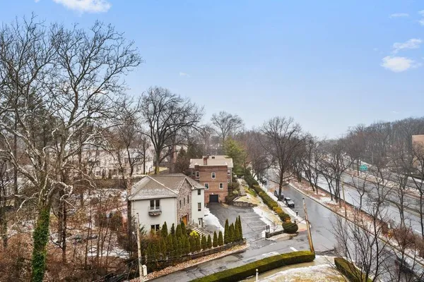 $359,000 | 4901 Henry Hudson Parkway West, Unit 7D | Riverdale