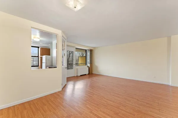 $359,000 | 4901 Henry Hudson Parkway West, Unit 7D | Riverdale