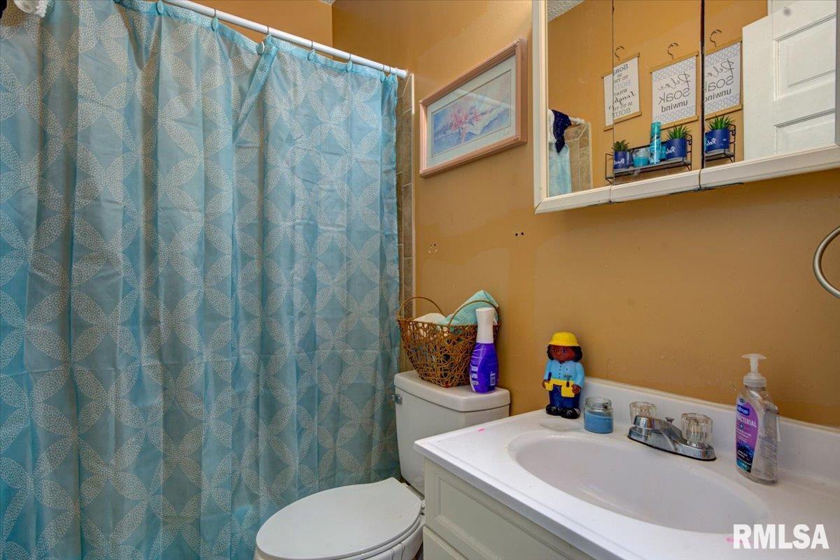 218 North MacArthur Boulevard Springfield, IL 62702 - Photo 12 of 15 Gallery Image 12