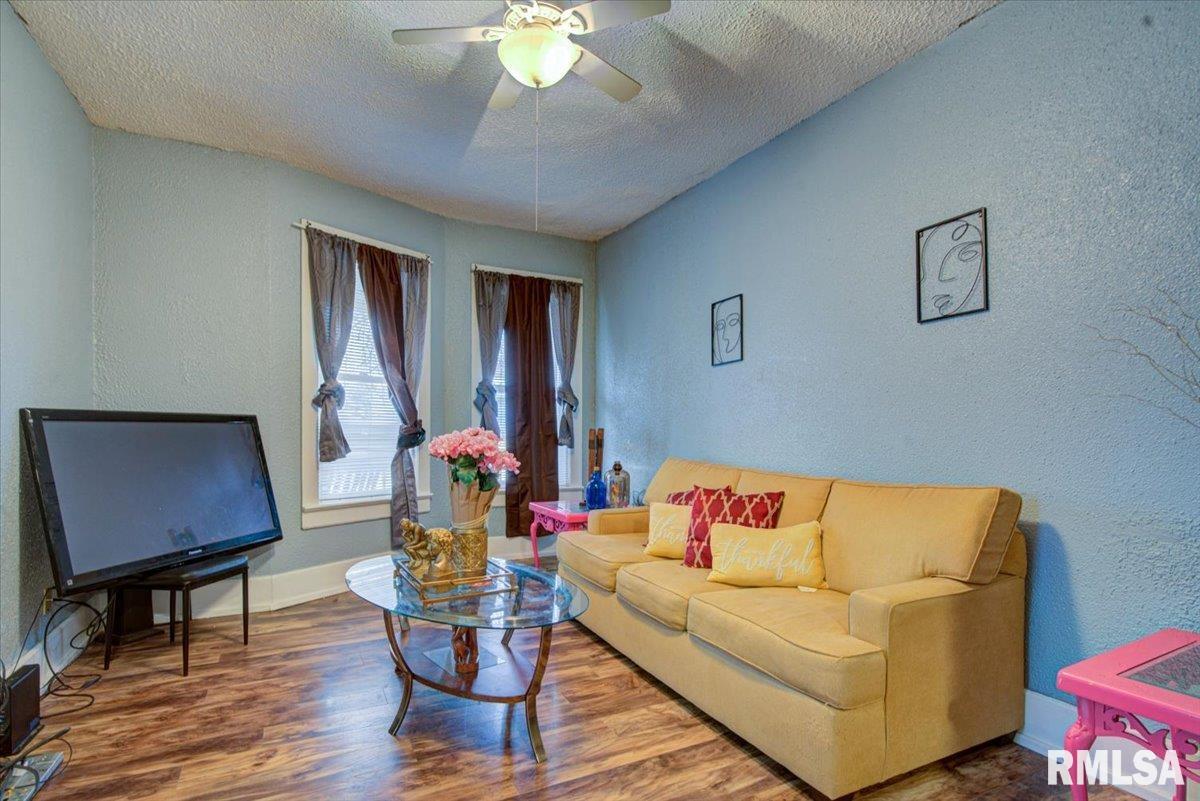 218 North MacArthur Boulevard Springfield, IL 62702 - Photo 3 of 15 Gallery Image 3