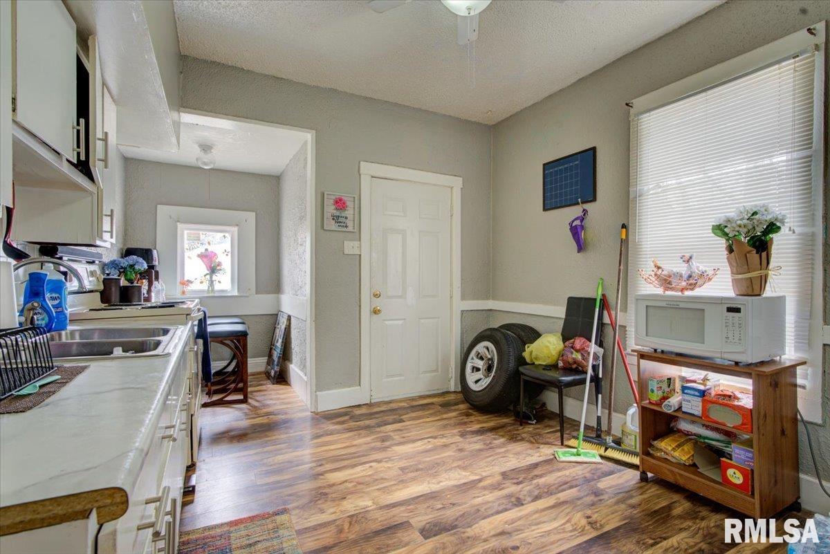 218 North MacArthur Boulevard Springfield, IL 62702 - Photo 9 of 15 Gallery Image 9