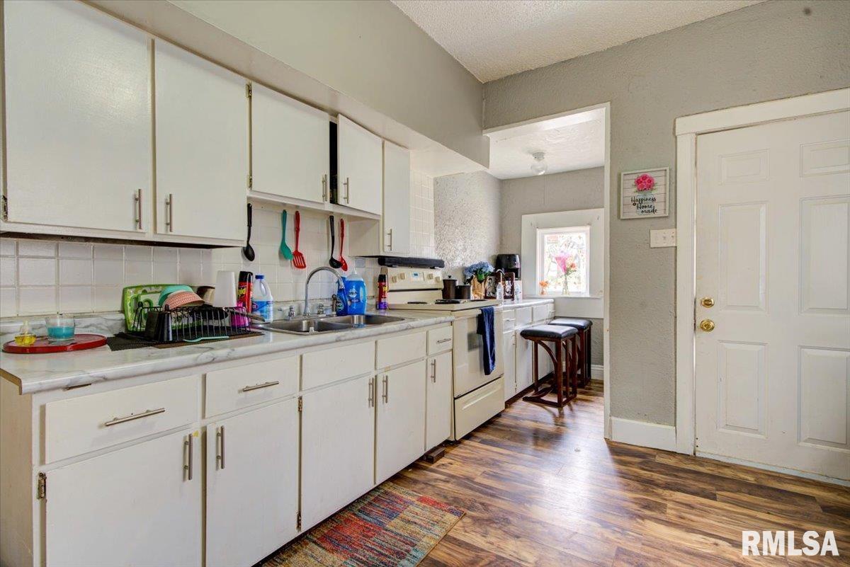 218 North MacArthur Boulevard Springfield, IL 62702 - Photo 10 of 15 Gallery Image 10
