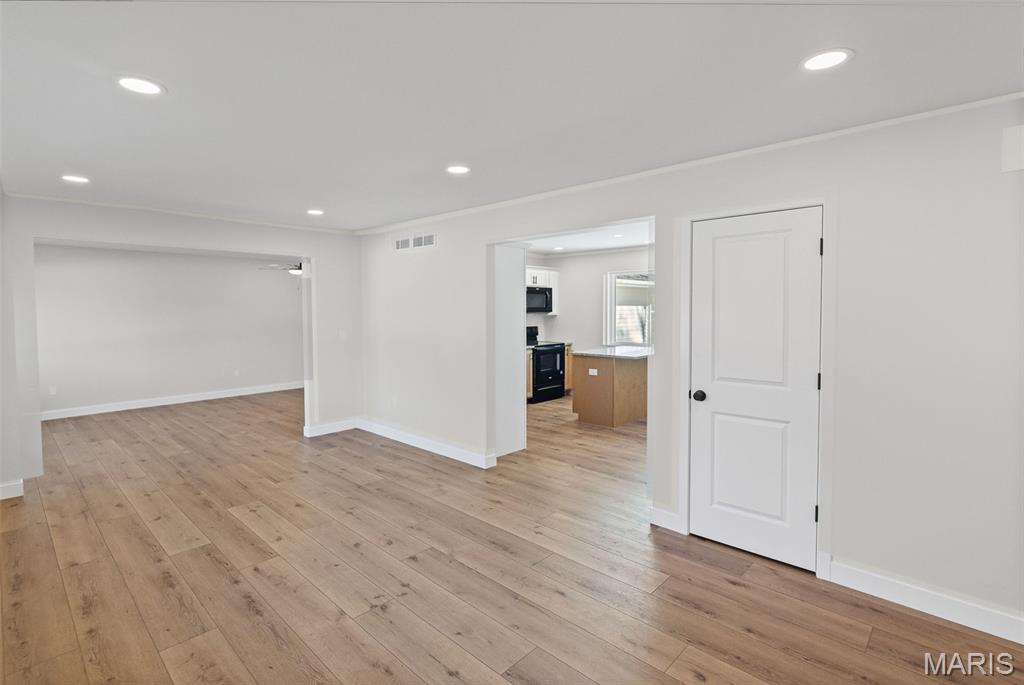 2301 Wedgewood Drive Alton, IL 62002 - Photo 11 of 38