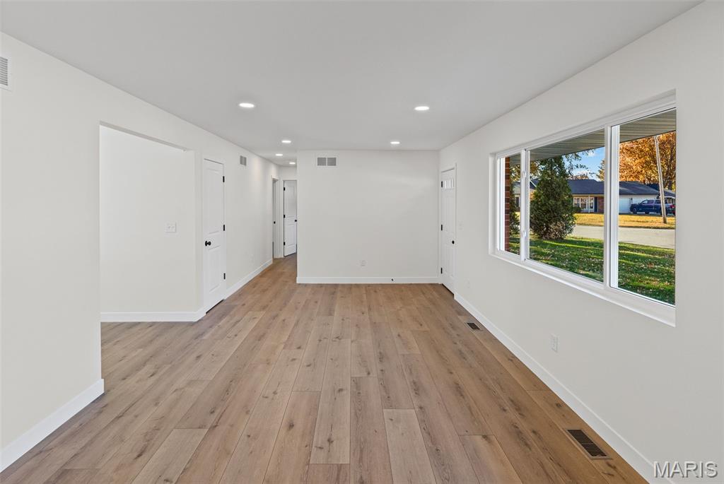 2301 Wedgewood Drive Alton, IL 62002 - Photo 12 of 38