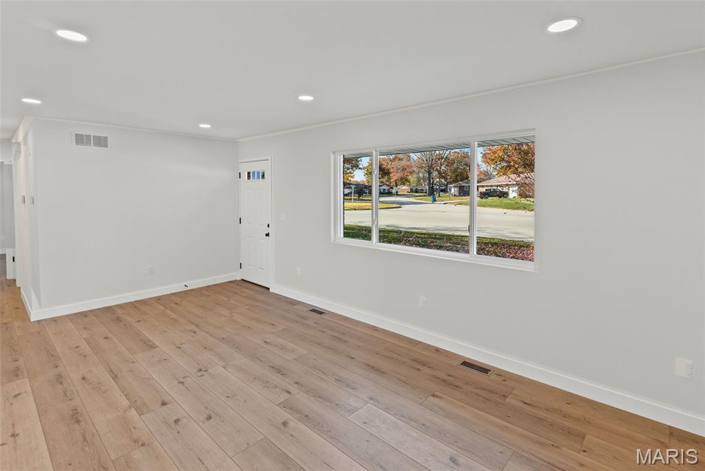 2301 Wedgewood Drive Alton, IL 62002 - Photo 13 of 38