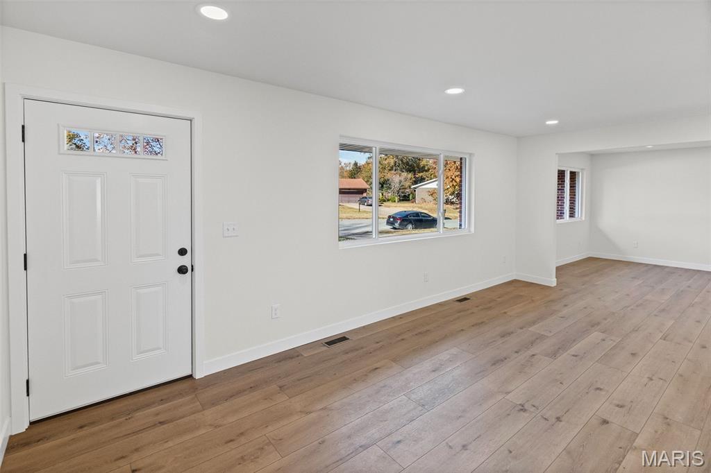 2301 Wedgewood Drive Alton, IL 62002 - Photo 9 of 38