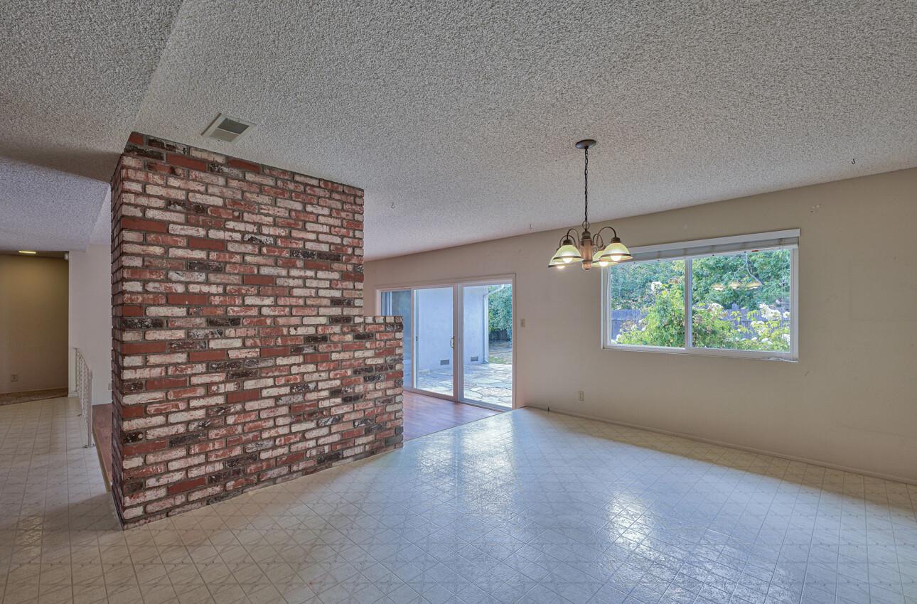 23007 Espada Drive Salinas, CA 93908 - Photo 8 of 39 a view of empty room with windows