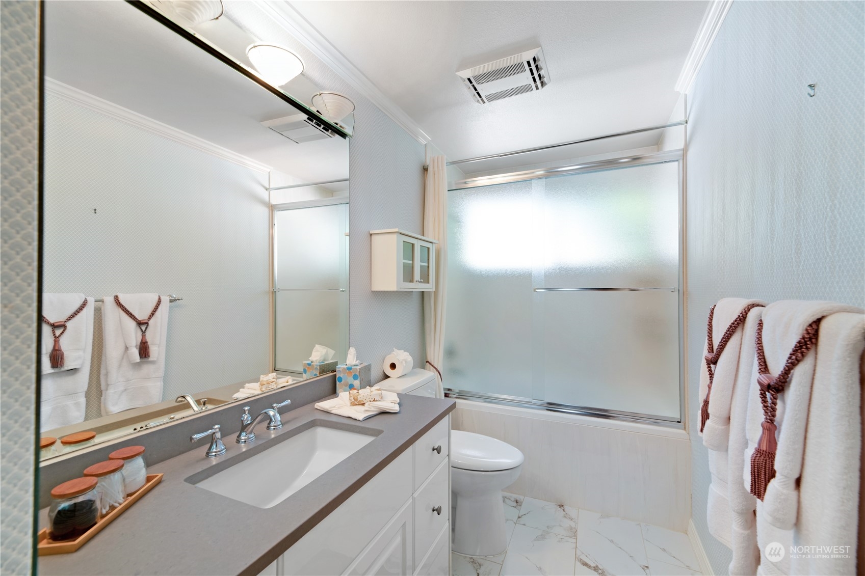 13316 Northeast 73rd Street Redmond, WA 98052 - Photo 17 of 29