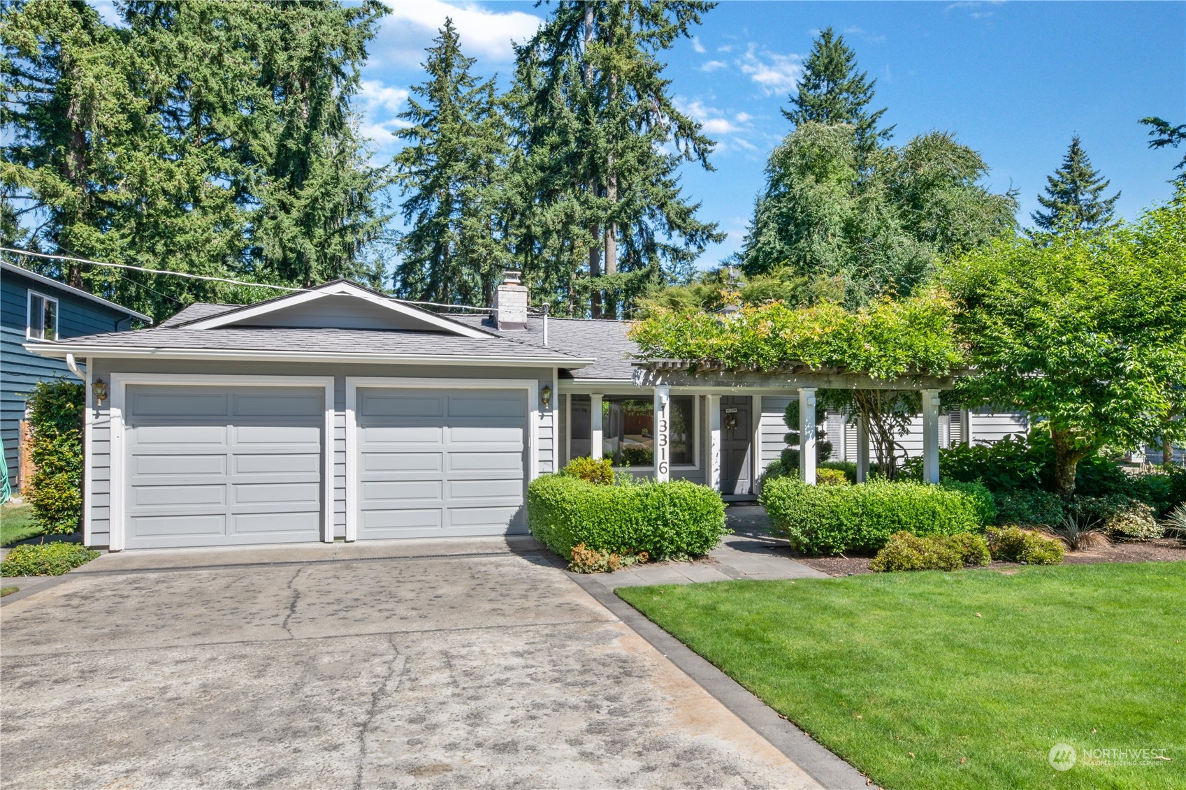 13316 Northeast 73rd Street Redmond, WA 98052 - Photo 2 of 29