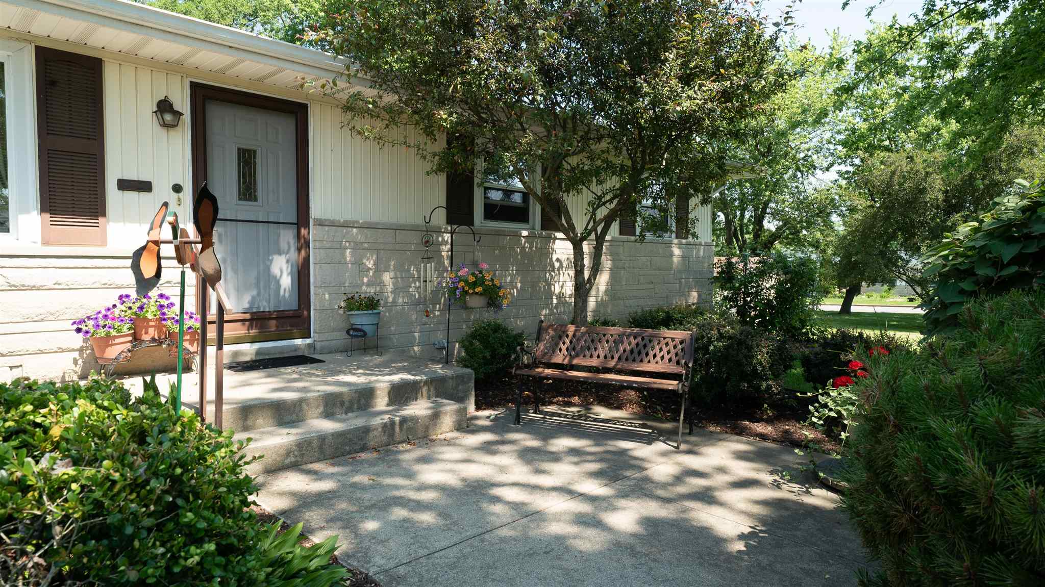 5902 Old Trail Road Fort Wayne, IN 46809 - Photo 3 of 34