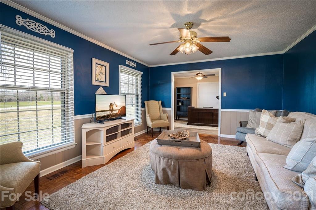 4427 Caldwell Road Newton, NC 28658 - Photo 8 of 43 Gallery Image 8