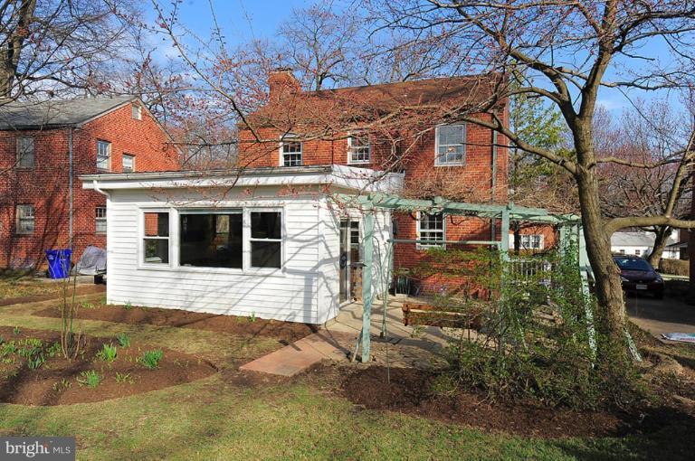10428 Inwood Avenue Silver Spring, MD 20902 - Photo 23 of 27 Exterior (Rear)